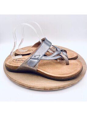 Taos Shoes Womens 10 Silver Leather Comfort Sandals Toe Loop Arch Support